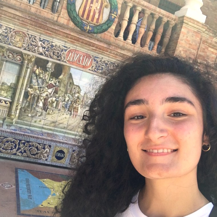 Alicia en Espagne, Plaza de España