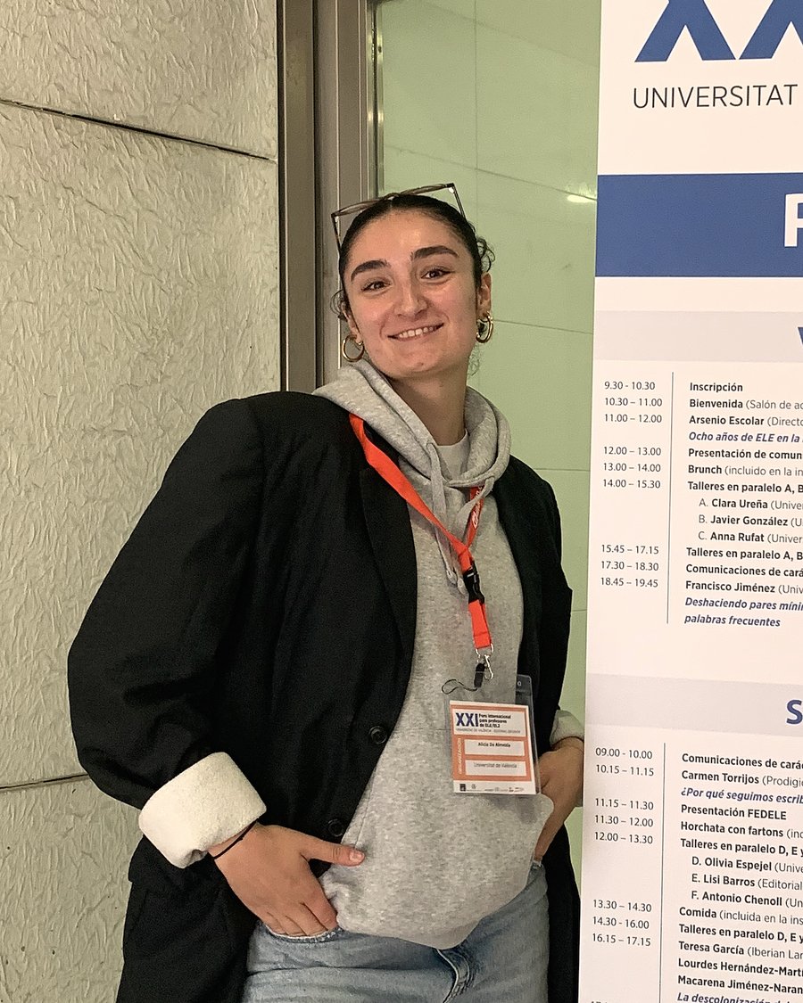 Alicia, professeure d'espagnol et créatrice de VIVHABLA, au XXI Foro internacional para profesores de ELE/EL2, Universitat de València